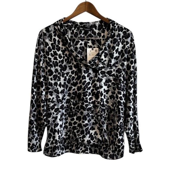 NWT Zara Leopard Print Flowy Dolman Sleeve Silky Blouse Shirt Top Black White - Picture 1 of 12
